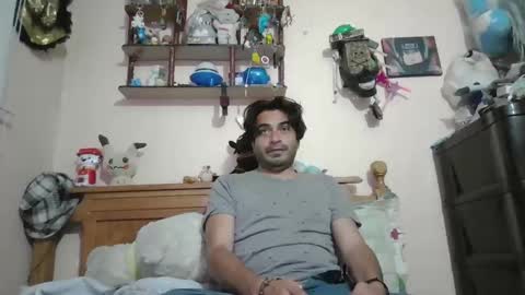 Snapshot of luismiastarot chatting on 11-19-25, 02:22 luismiastarot online show from 11-19-25, 02:22