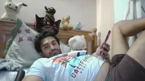 Snapshot of luismiastarot chatting on 11-26-25, 04:35 luismiastarot online show from 11-26-25, 04:35