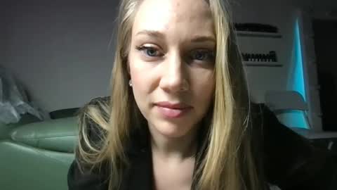 luiva13 online show from 01-24-25, 07:07