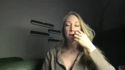 luiva13 online show from 02-10-25, 02:26