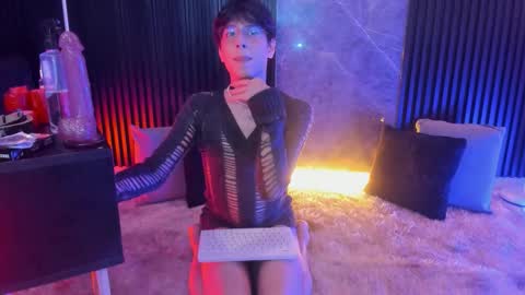 Snapshot of luixdust1 chatting on 09-10-25, 05:40 luixdust1 online show from 09-10-25, 05:40