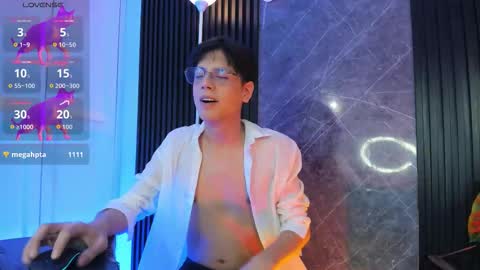 Snapshot of luixdust1 chatting on 11-27-25, 05:53 luixdust1 online show from 11-27-25, 05:53