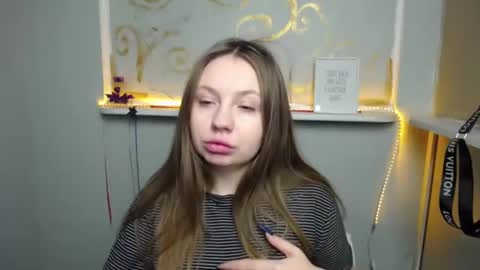 Snapshot of luizaheems_ chatting on 12-15-24, 06:29 Luiza online show from 12-15-24, 06:29