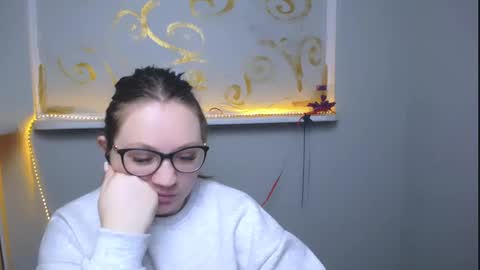Snapshot of luizaheems_ chatting on 02-17-25, 10:40 Luiza online show from 02-17-25, 10:40