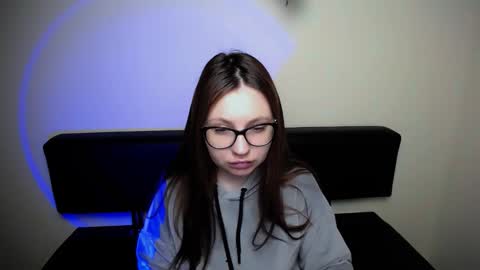 Luiza online show from 03-19-26, 07:12