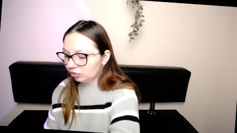 Luiza online show from 04-22-26, 06:05