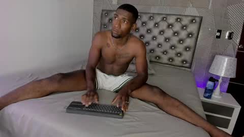 Snapshot of lujourpair chatting on 04-27-26, 01:42 Lujourpair online show from 04-27-26, 01:42