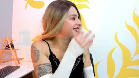 Luka Castillo online show from 10-22-25, 09:14