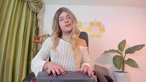 Luka Castillo online show from 02-24-26, 04:10