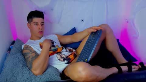 Snapshot of lukas_green1 chatting on 10-17-25, 06:49 Lukas Green online show from 10-17-25, 06:49