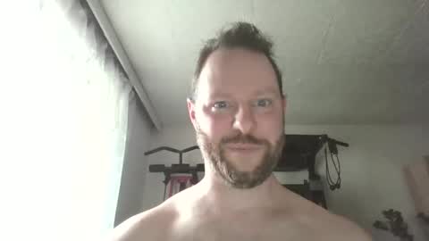 Snapshot of luke91_t chatting on 05-05-26, 02:36 luke91_t online show from 05-05-26, 02:36