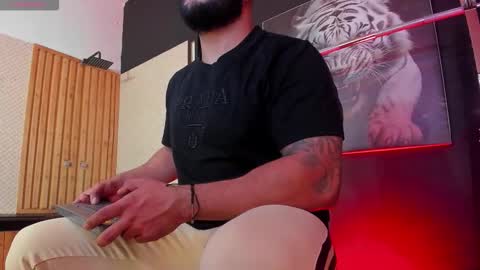 LUKE online show from 10-25-25, 11:29