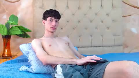 Snapshot of luke_carter chatting on 05-16-26, 01:32 luke_carter online show from 05-16-26, 01:32