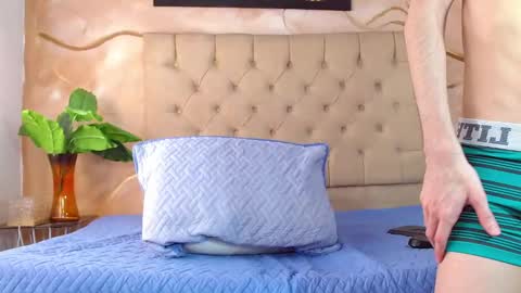 Snapshot of luke_carter chatting on 05-22-26, 01:28 luke_carter online show from 05-22-26, 01:28