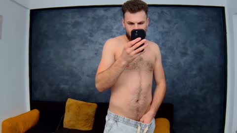 Snapshot of luke_eddison chatting on 01-28-25, 11:28 Luke online show from 01-28-25, 11:28