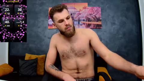 Snapshot of luke_eddison chatting on 02-14-25, 07:59 Luke online show from 02-14-25, 07:59