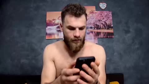 Snapshot of luke_eddison chatting on 02-24-26, 02:09 Luke online show from 02-24-26, 02:09