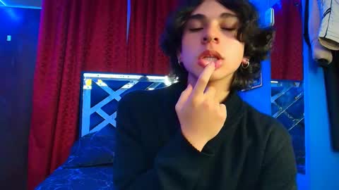 Snapshot of luke_howland chatting on 02-25-25, 09:35 Luke online show from 02-25-25, 09:35