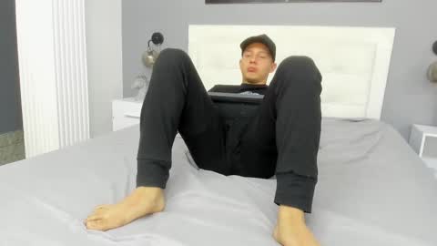 Luke Julien online show from 03-10-25, 07:29