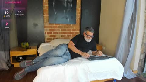 Luke Crews online show from 09-28-25, 08:03