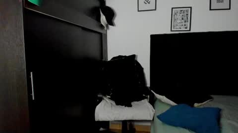 Snapshot of lukeglanton17 chatting on 03-06-25, 03:57 Luke online show from 03-06-25, 03:57