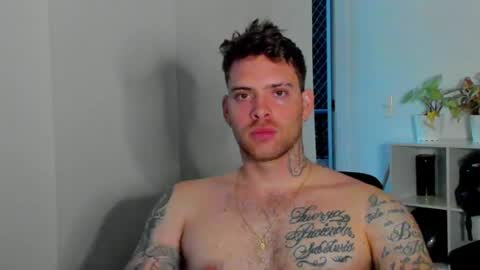 Snapshot of lukeglanton17 chatting on 09-25-25, 11:08 Luke online show from 09-25-25, 11:08