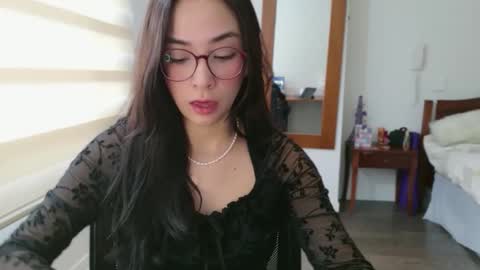 Luli online show from 05-18-26, 01:17