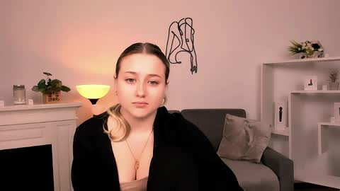 Lily online show from 04-08-26, 09:37