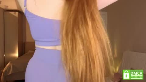 Snapshot of lulu_moons chatting on 10-06-25, 04:59 Lulu online show from 10-06-25, 04:59