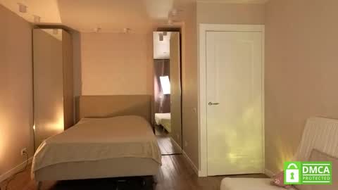 Snapshot of lulu_moons chatting on 12-13-25, 07:53 Lulu online show from 12-13-25, 07:53