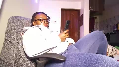 lulu_sparks1 online show from 06-03-26, 02:33
