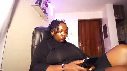 lulu_sparks1 online show from 07-22-26, 06:16