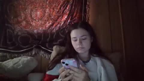 Snapshot of lulupixxx chatting on 01-23-25, 09:18 Connie online show from 01-23-25, 09:18