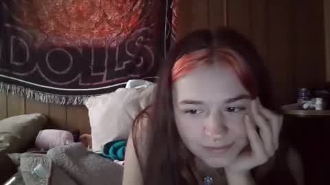 Snapshot of lulupixxx chatting on 01-31-25, 07:18 Connie online show from 01-31-25, 07:18