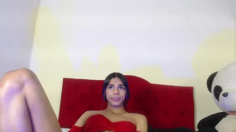 Snapshot of luluu_08 chatting on 03-08-25, 12:00 LULU online show from 03-08-25, 12:00