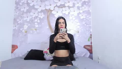 LULU online show from 07-04-26, 03:18