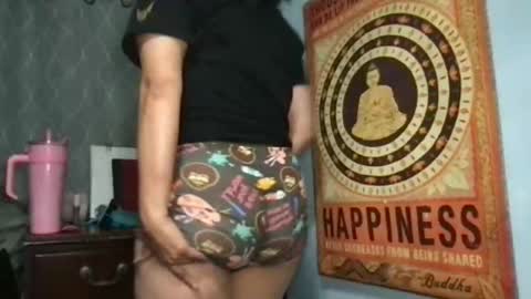 Snapshot of luluvalenttine chatting on 05-16-26, 02:27 LuLu Valenttine Hot Sexy HawaiianCape Verde online show from 05-16-26, 02:27