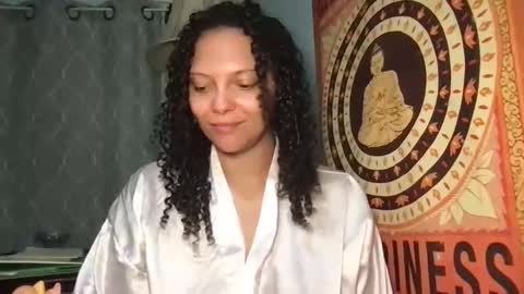 Snapshot of luluvalenttine chatting on 06-02-26, 03:14 LuLu Valenttine Hot Sexy HawaiianCape Verde online show from 06-02-26, 03:14