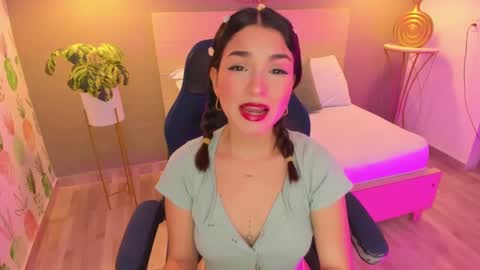 L U M A online show from 10-05-25, 02:54