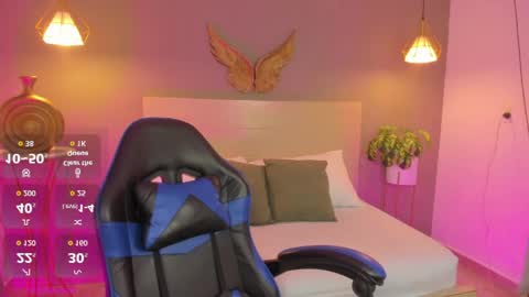 L U M A online show from 04-01-26, 03:07