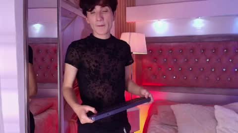 Snapshot of lumiernova chatting on 04-19-26, 08:00 Lumier online show from 04-19-26, 08:00