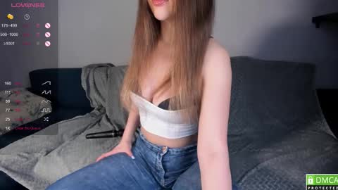 Snapshot of luna__l chatting on 09-28-25, 09:53 Alice online show from 09-28-25, 09:53