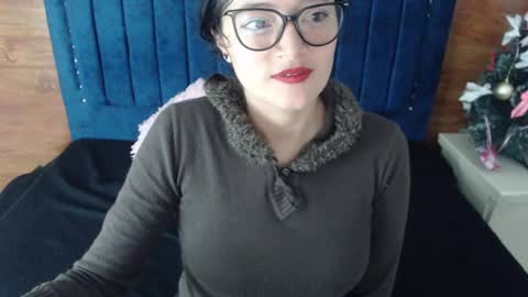 Snapshot of luna_azul_15 chatting on 12-23-24, 03:12 dalia online show from 12-23-24, 03:12