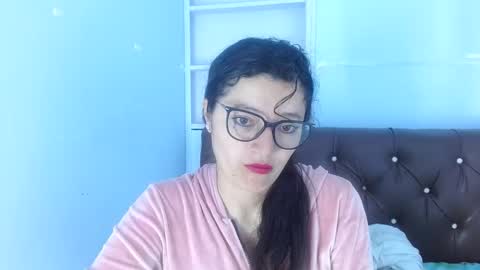 Snapshot of luna_azul_15 chatting on 01-04-25, 12:49 dalia online show from 01-04-25, 12:49