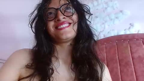 Snapshot of luna_azul_15 chatting on 01-20-25, 04:45 dalia online show from 01-20-25, 04:45