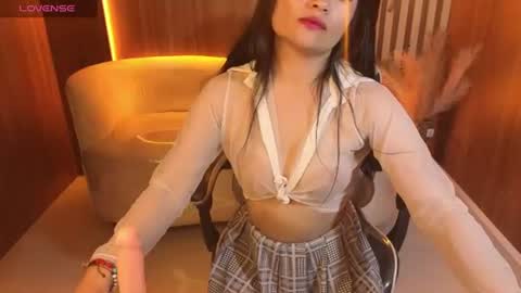 Follow me.. Live 1430 to 2100 online show from 06-11-26, 08:18