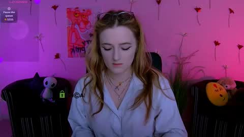 luna_berryy online show from 04-17-26, 07:28