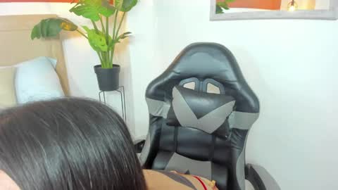 Snapshot of luna_blazze_ chatting on 05-16-26, 12:15 L U N A online show from 05-16-26, 12:15