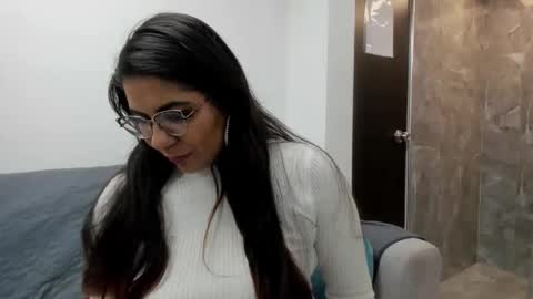 luna  online show from 11-23-25, 11:21