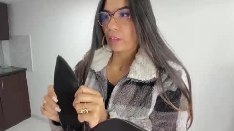 Snapshot of luna_dumont chatting on 05-09-26, 11:04 luna online show from 05-09-26, 11:04